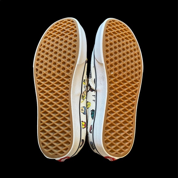 VANS Authentic Marvel Head Sneakers - Picture 9 of 16